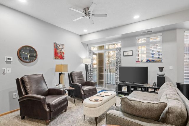 2550 38th Avenue NE 109, Saint Anthony, MN 55421