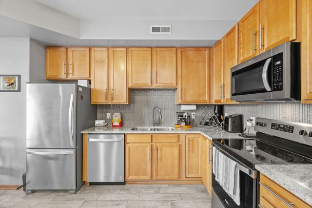 2550 38th Avenue NE 109, Saint Anthony, MN 55421