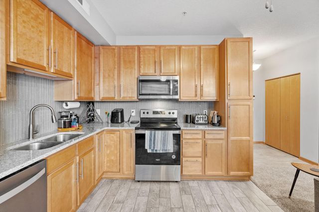 2550 38th Avenue NE 109, Saint Anthony, MN 55421