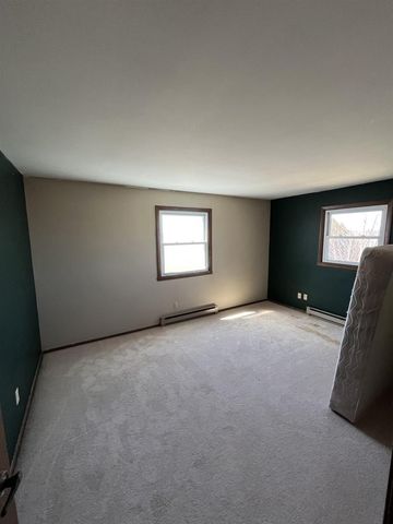 1690 W Ripple Avenue, Oshkosh, WI 54904