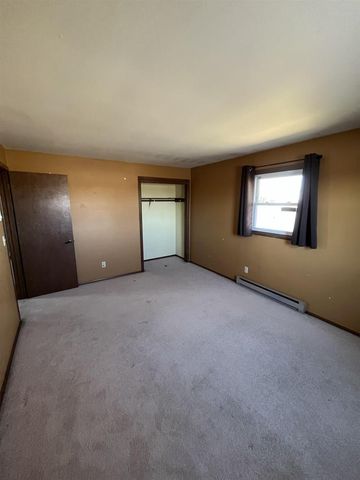 1690 W Ripple Avenue, Oshkosh, WI 54904
