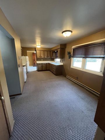 1690 W Ripple Avenue, Oshkosh, WI 54904