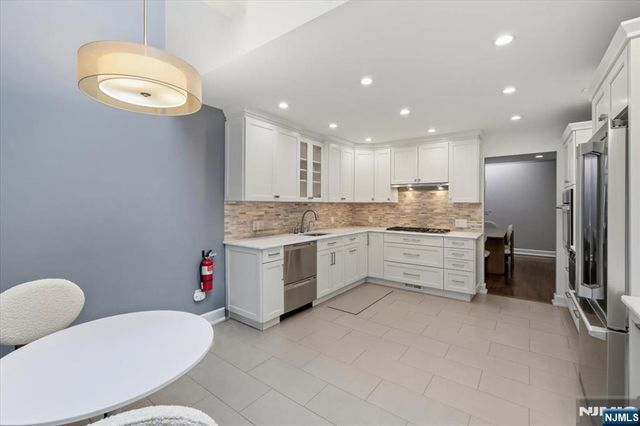10 Old Quarry Road 6, Englewood, NJ 07631