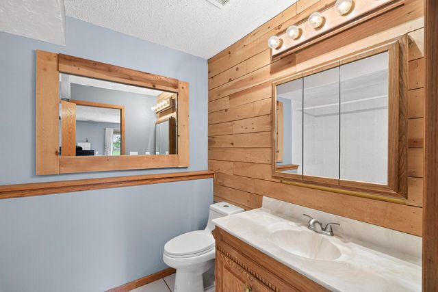 8725 Queens Gardens, Brooklyn Park, MN 55443