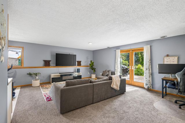 8725 Queens Gardens, Brooklyn Park, MN 55443