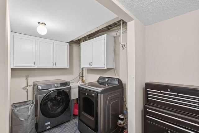 8725 Queens Gardens, Brooklyn Park, MN 55443
