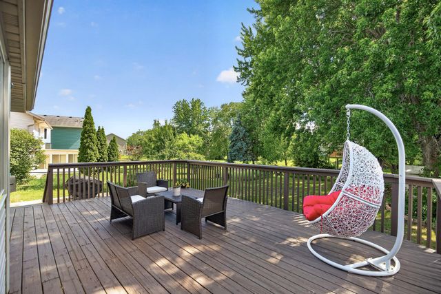 8725 Queens Gardens, Brooklyn Park, MN 55443