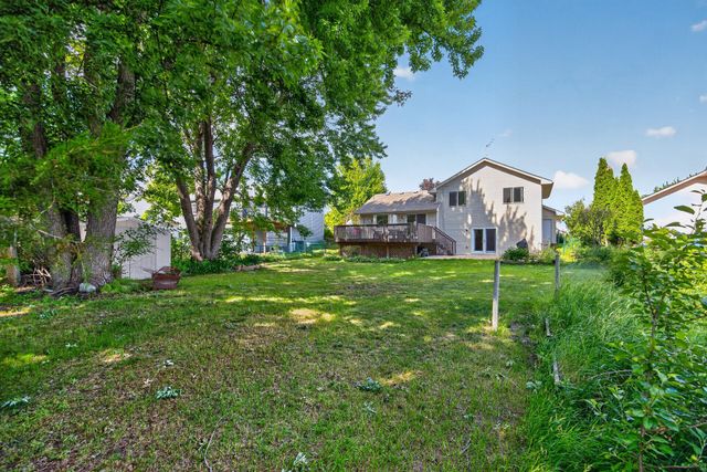 8725 Queens Gardens, Brooklyn Park, MN 55443