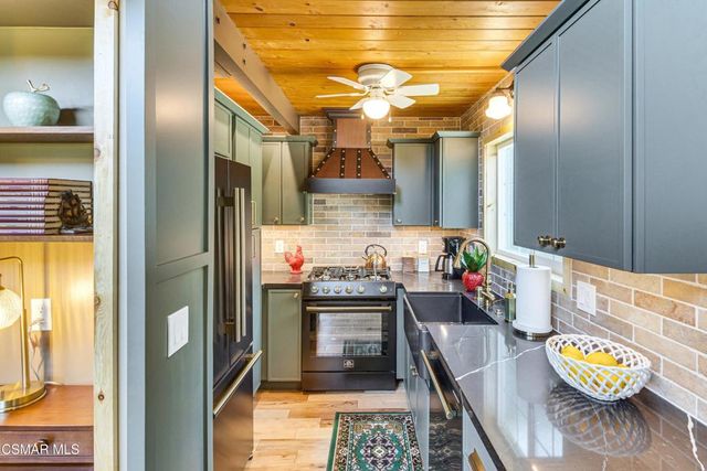 1467 Kathleen Drive, Newbury Park, CA 91320