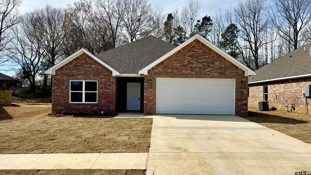104 Zane Ln, Whitehouse, TX 75791