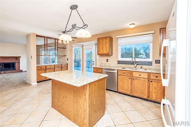 1333 Point Mariner Drive, Fenton, MO 63026