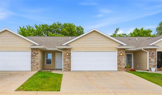 568 Meadow Oak Circle, Fairfax, IA 52228