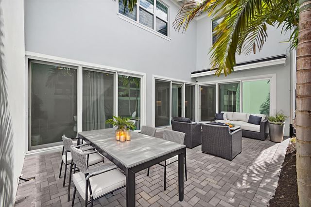 13400 Bernoulli Way, Palm Beach Gardens, FL 33418