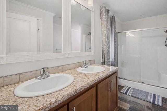 4 GASLIGHT PL, Quakertown, PA 18951