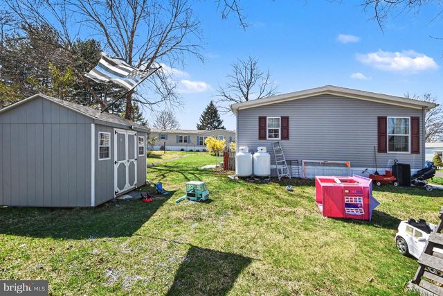 4 GASLIGHT PL, Quakertown, PA 18951