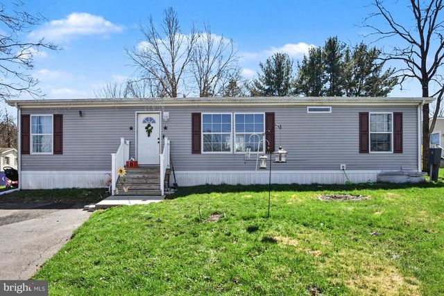 4 GASLIGHT PL, Quakertown, PA 18951