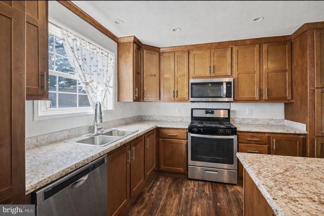 4 GASLIGHT PL, Quakertown, PA 18951