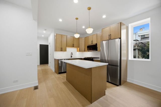 3608 W Wolfram Street, Chicago, IL 60618