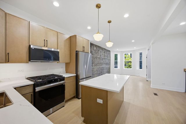3608 W Wolfram Street, Chicago, IL 60618