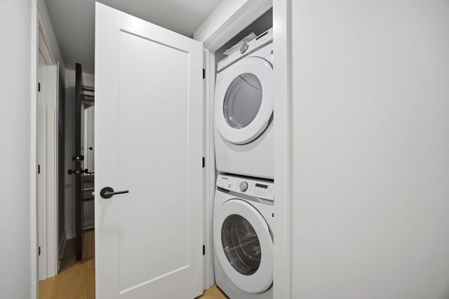3608 W Wolfram Street, Chicago, IL 60618