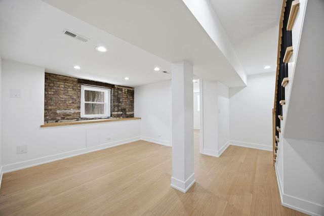3608 W Wolfram Street, Chicago, IL 60618