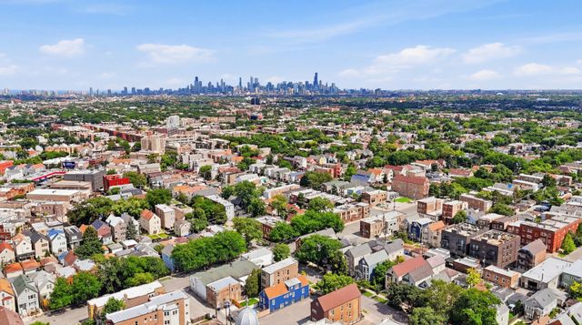 3608 W Wolfram Street, Chicago, IL 60618