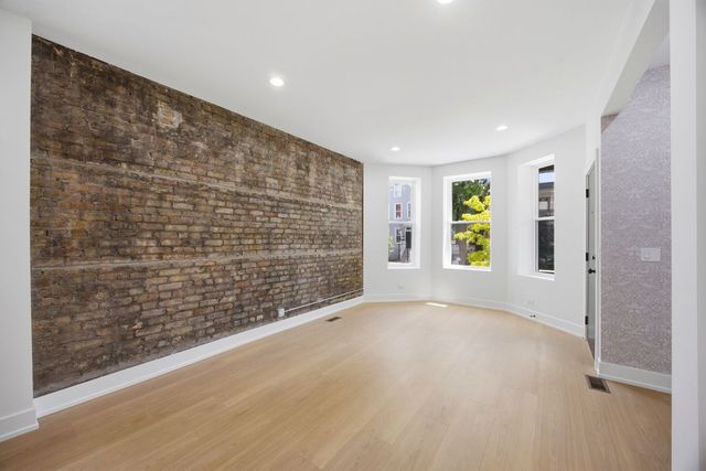 3608 W Wolfram Street, Chicago, IL 60618