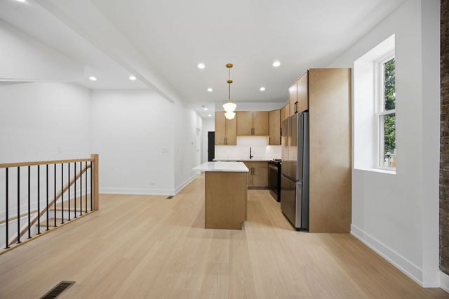 3608 W Wolfram Street, Chicago, IL 60618
