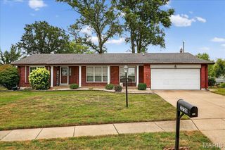 2728 Danforth Drive, Oakville, MO 63129