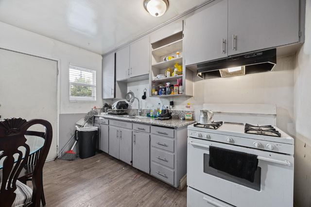 3474 E Terrace Avenue, Fresno, CA 93703