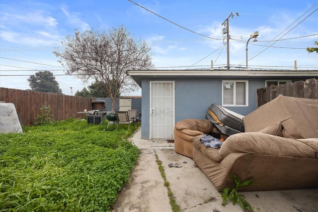3474 E Terrace Avenue, Fresno, CA 93703