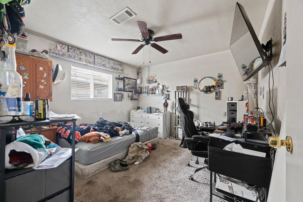 Image 13 of property listing at 3474 E Terrace Avenue, Fresno, CA 93703