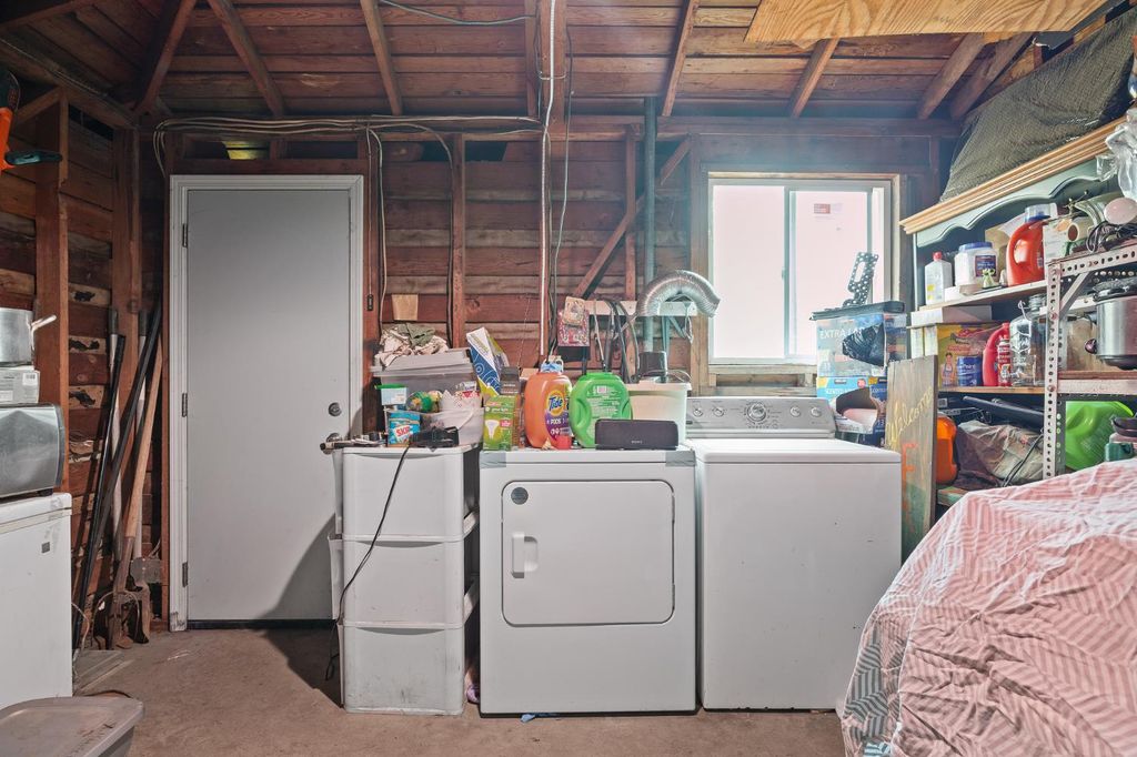 Image 17 of property listing at 3474 E Terrace Avenue, Fresno, CA 93703