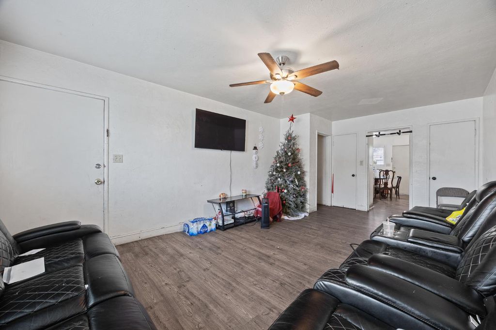 Image 20 of property listing at 3474 E Terrace Avenue, Fresno, CA 93703