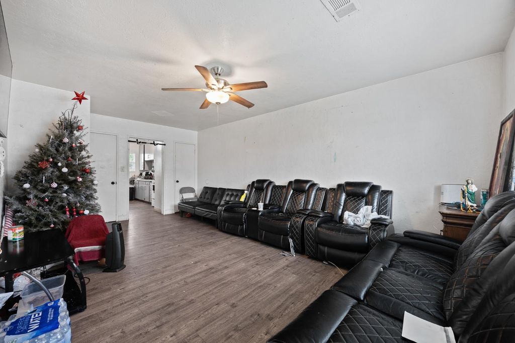 Image 22 of property listing at 3474 E Terrace Avenue, Fresno, CA 93703