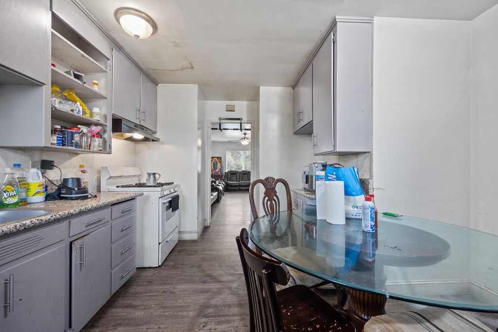 Image 25 of property listing at 3474 E Terrace Avenue, Fresno, CA 93703