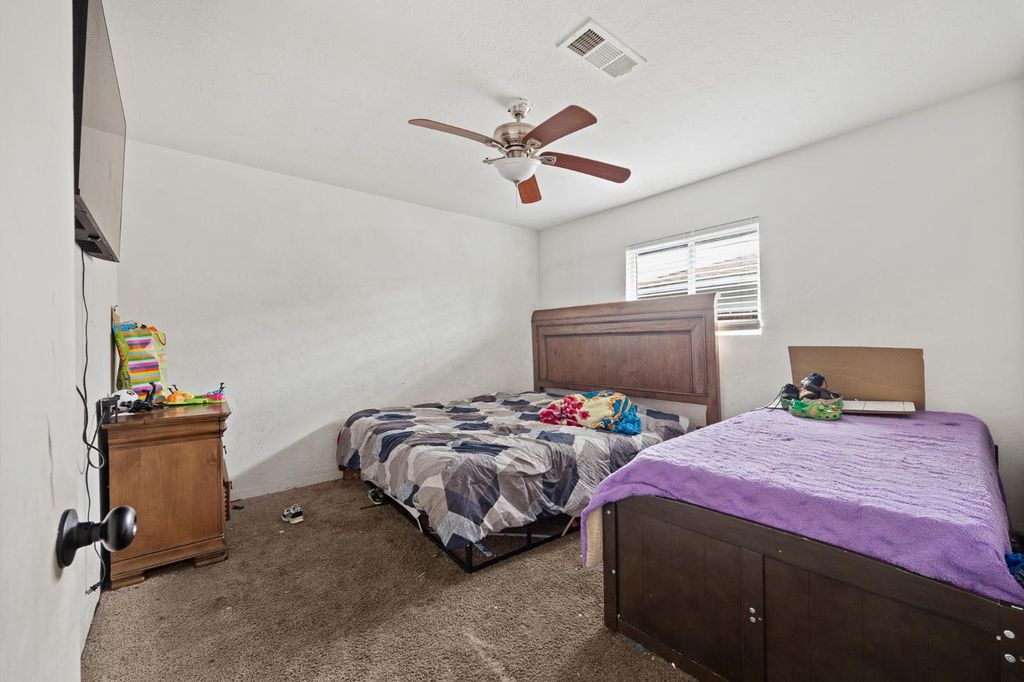 Image 27 of property listing at 3474 E Terrace Avenue, Fresno, CA 93703