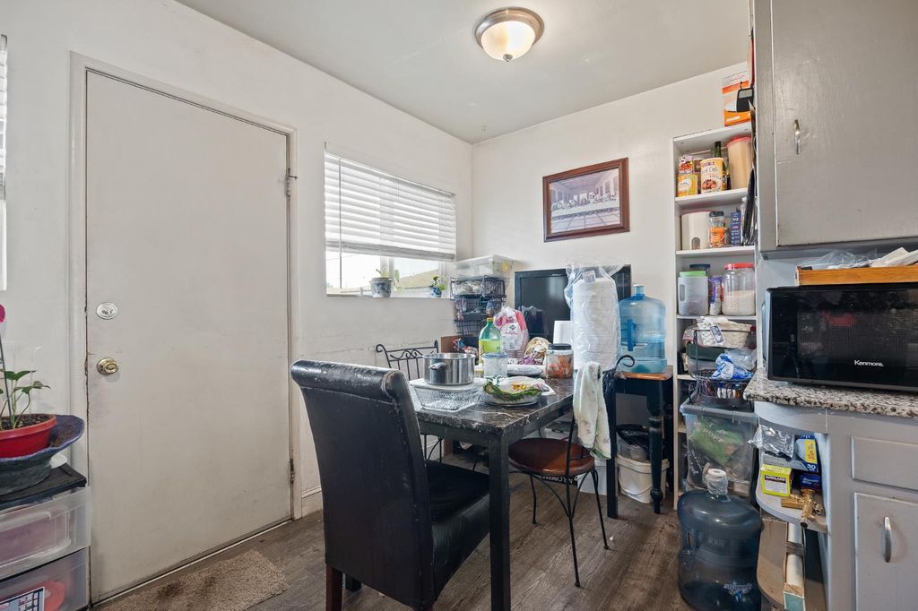 Image 8 of property listing at 3474 E Terrace Avenue, Fresno, CA 93703