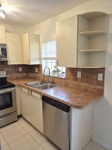 7366 SW 152nd Ave 103, Miami, FL 33193