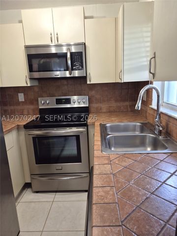 7366 SW 152nd Ave 103, Miami, FL 33193