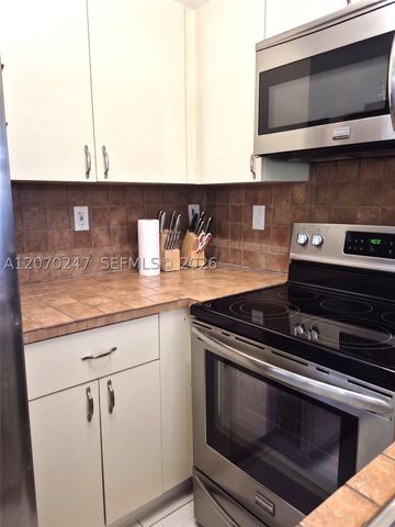 7366 SW 152nd Ave 103, Miami, FL 33193