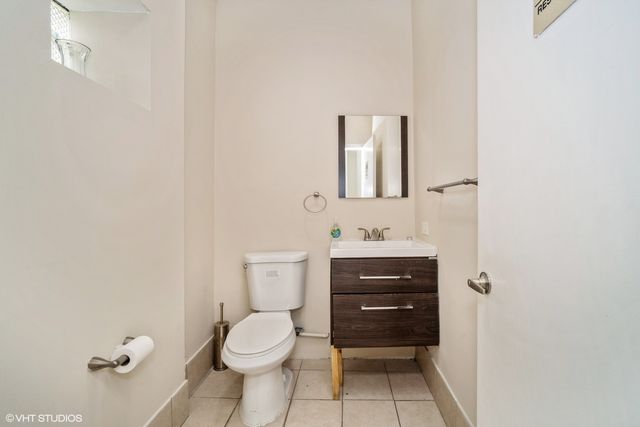 1511 E Oakton Street, Des Plaines, IL 60018