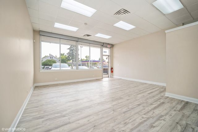 1511 E Oakton Street, Des Plaines, IL 60018