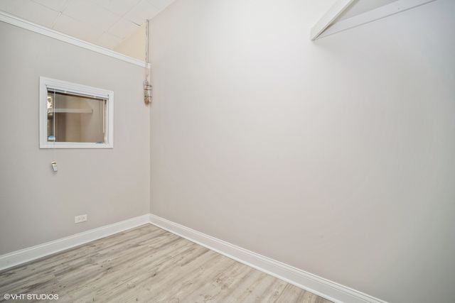 1511 E Oakton Street, Des Plaines, IL 60018