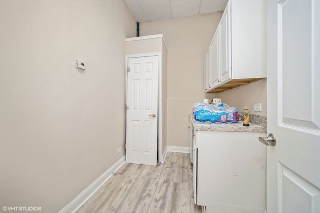 1511 E Oakton Street, Des Plaines, IL 60018