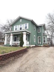 2004 E 13th Street, Davenport, IA 52803