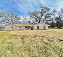 804 RANGE RD, Palestine, TX 75801