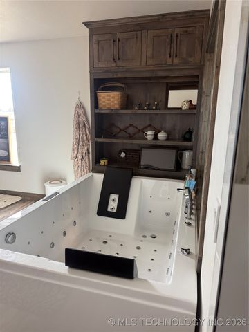 556 Persimmon NW, Wilson, OK 73463