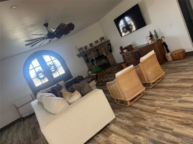 556 Persimmon NW, Wilson, OK 73463