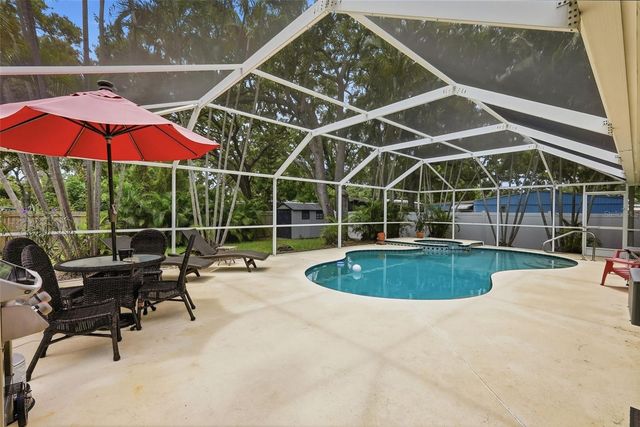 4989 162ND AVENUE N, Clearwater, FL 33760